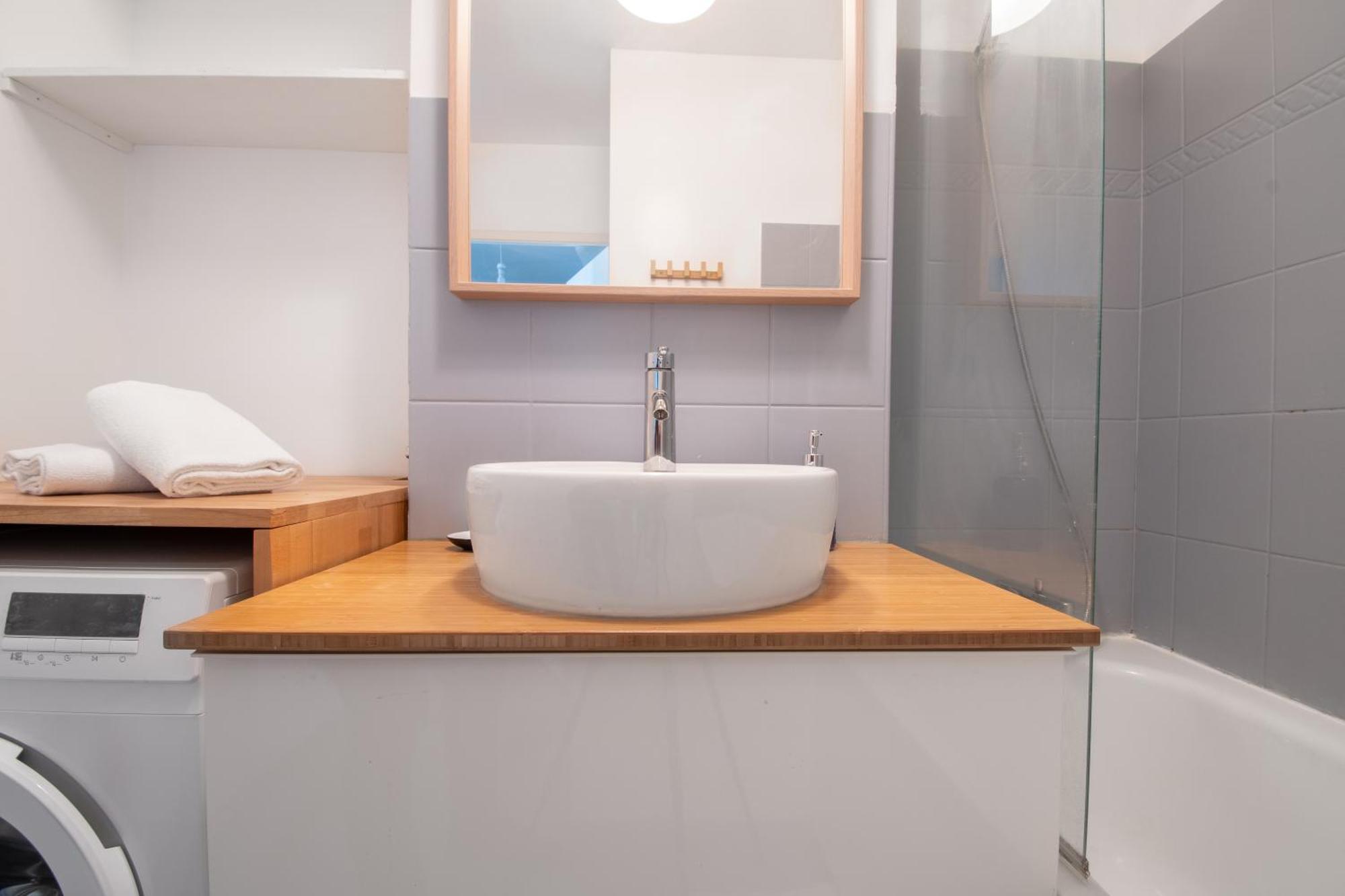 Cosy T2 De 50 M² Centre-Ville Avec Garage & Balcon نانت المظهر الخارجي الصورة