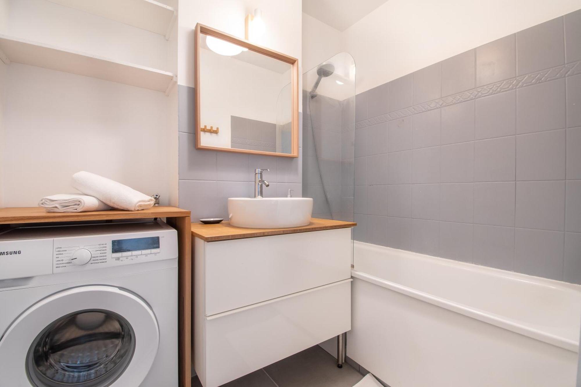 Cosy T2 De 50 M² Centre-Ville Avec Garage & Balcon نانت المظهر الخارجي الصورة